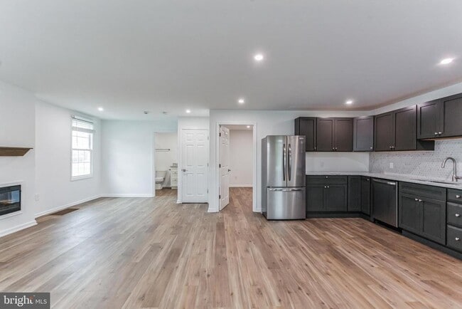 Photo - 557 Durham Rd