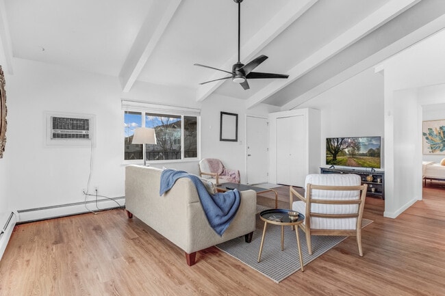 Photo - 1190 Oak St Unit SI ID1604801P