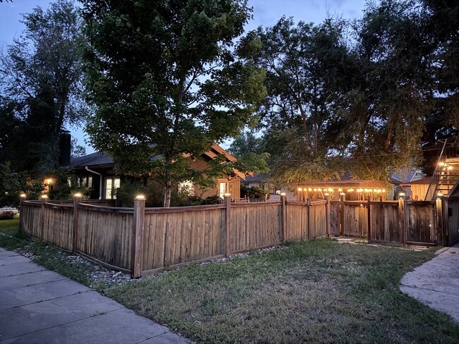 1326 E Platte Ave