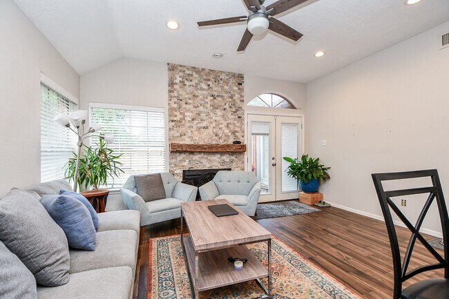 Photo - 8323 Lake Crystal Dr