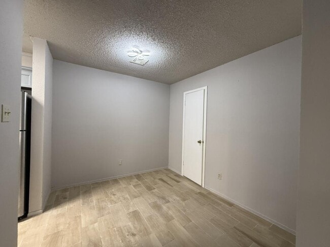 Photo - 9383 Pagewood Ln