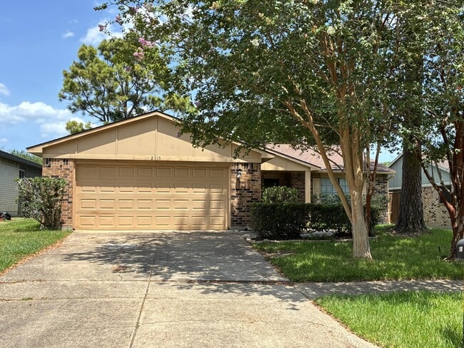 Building Photo - 2715 Kingfisher Dr