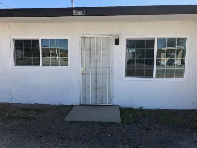 Building Photo - "Charming 3-Bedroom Gem in Boron - Cozy Living with 850 Sq Ft of Comfort!"