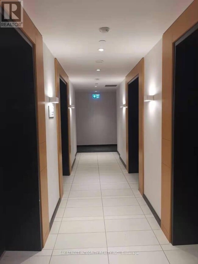 Photo - 11 Wellesley St W Unité 610