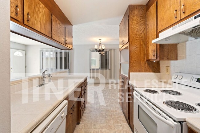 Photo - 5159 Connecticut Dr Unit # 2