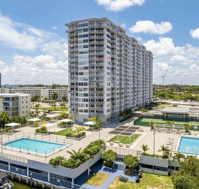 RESORT-STYLE AMENITIES - 18041 Biscayne Blvd Condo Unit 1902