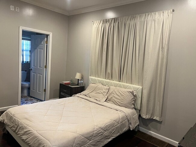 Photo - 1444 Esterbrook Ave Unit Apt 1