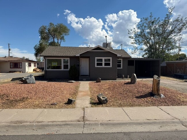 Building Photo - 1403 Bunting Ave