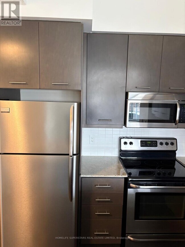 Photo - 365 Prince of Wales Dr Unit 610