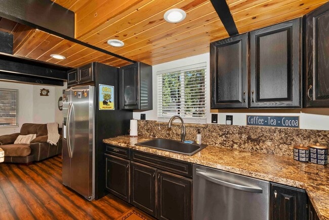 1126 Sugarpine Rd