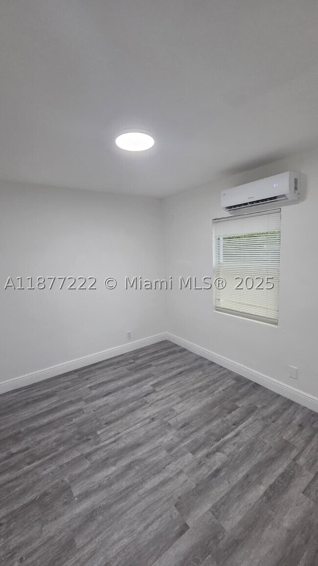 855 NW 3rd St Unit 6