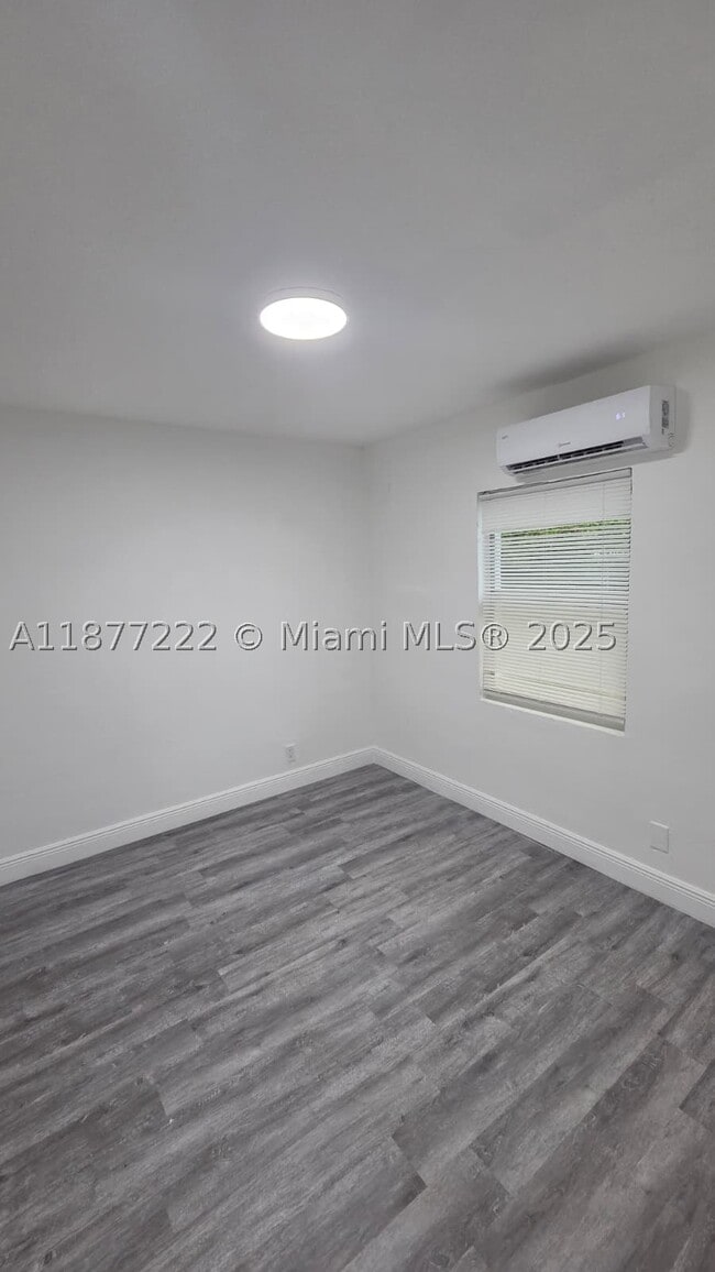Photo - 855 NW 3rd St Unit 6