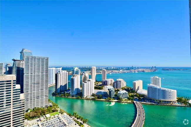 Building Photo - 950 Brickell Bay Dr Unit 5008 Rental