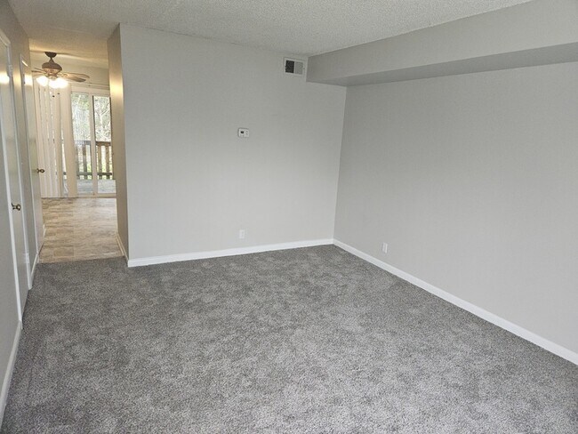 232 Cedarmont Cir