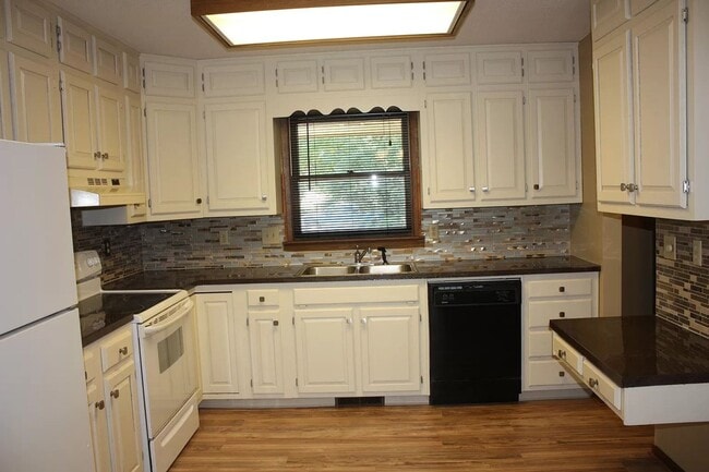 Photo - Close to west side of KSU Campus!