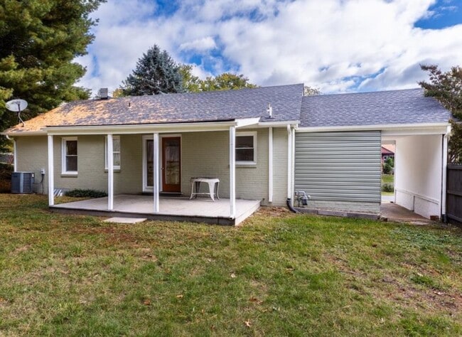 Photo - 226 Fraser Ln