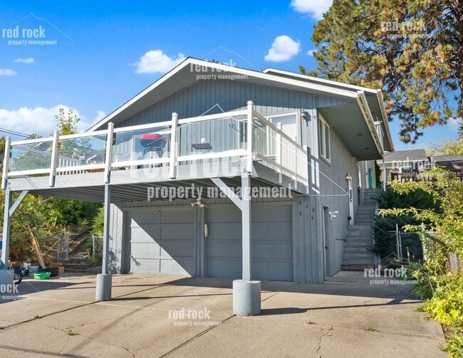 Photo - 820 S Liberty Dr