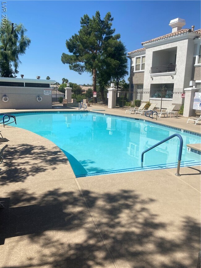 Photo - 2325 Windmill Pkwy Unit 1313
