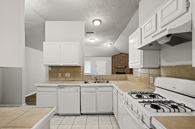 Photo - 6607 Navidad Rd