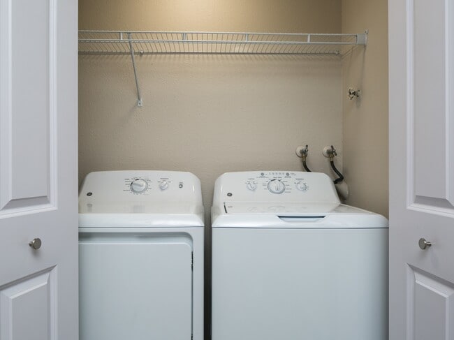 Washer / Dryer - Avana West Hill