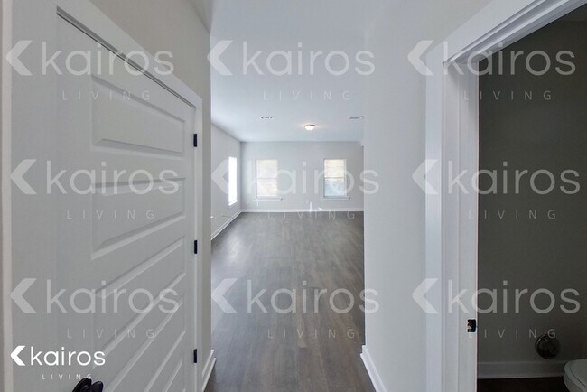 Photo - 8022 Shadesbrook Dr