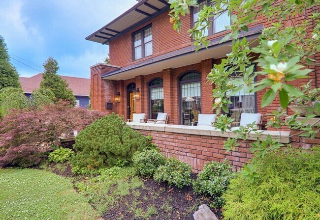 708 N Highland Ave