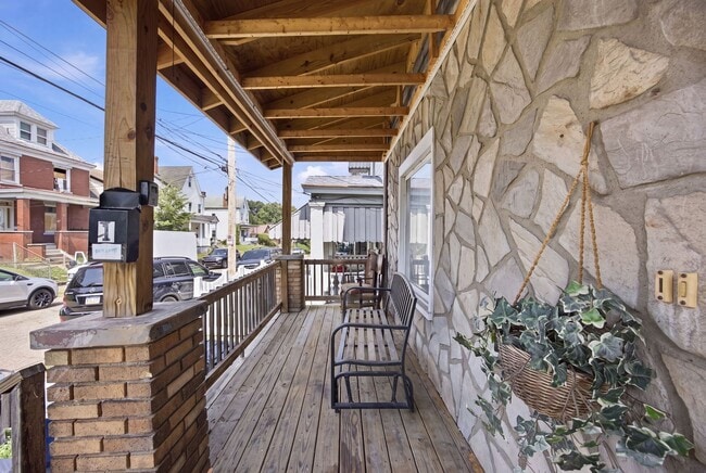 Photo - 3032 Merwyn Ave Unidad Floor 2