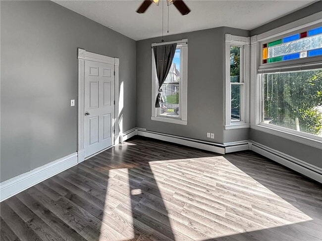 Photo - 417 Mt Ida St