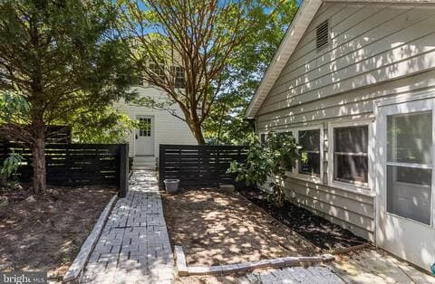 Side entrance - 37526 River Springs Rd Unit Artist Studio