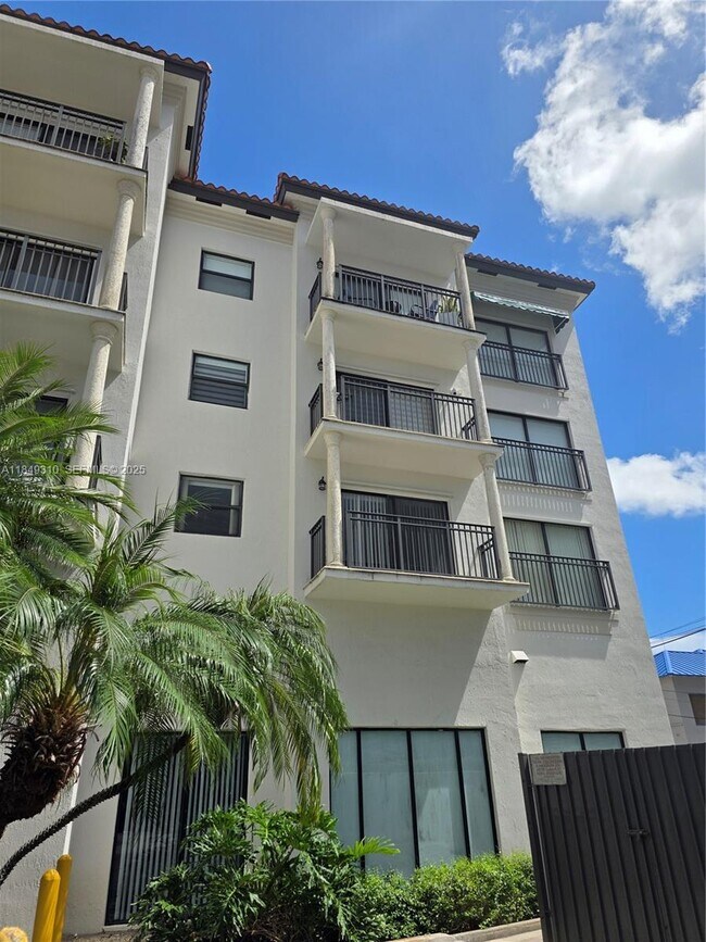 Photo - 650 Palm Ave Unit 2-B6