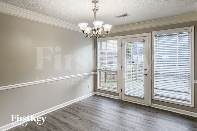Photo - 2701 Chadwick Ln NW