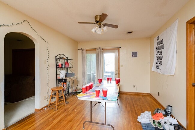 Photo - 410 W 22nd St