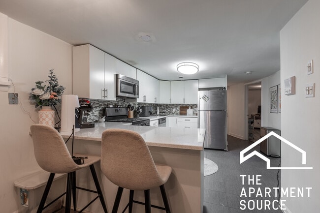 Building Photo - 1938 N Halsted St Unit 1