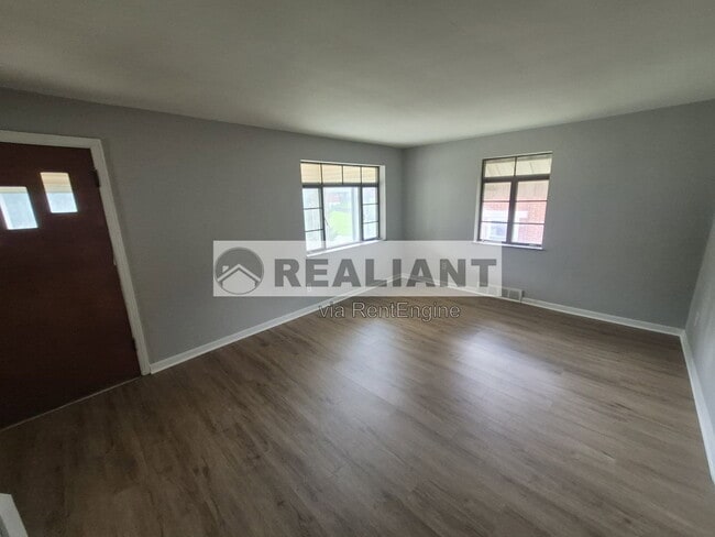 Photo - 501 Hallam Ave