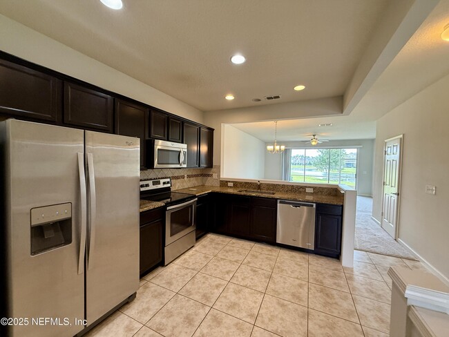 Photo - 6812 Roundleaf Dr