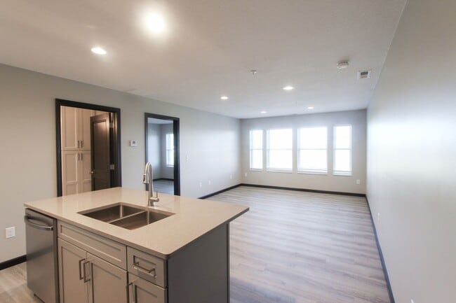Photo - New! Beautiful 1 Bed, 1 Bath Apartment in ... Unit 2010-202