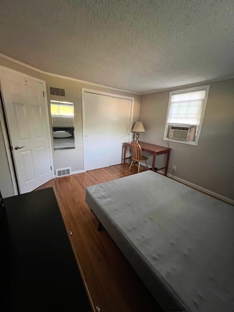 Photo - 240 Greenaway Dr