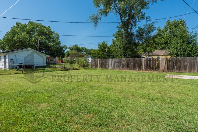Photo - 5722 E Grand St