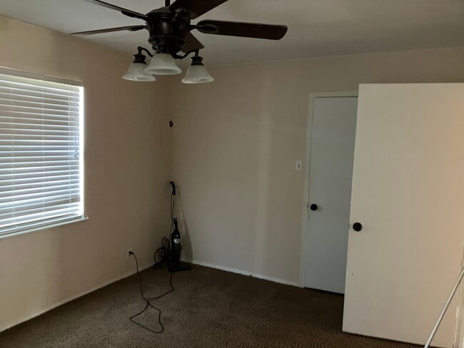 Photo - 1906 Sunnyside Rd House