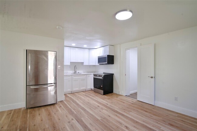 Building Photo - 120 Main St Unit 3 Rental