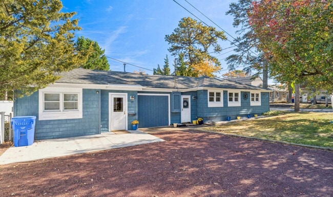 Building Photo - 590 Princeton Ave