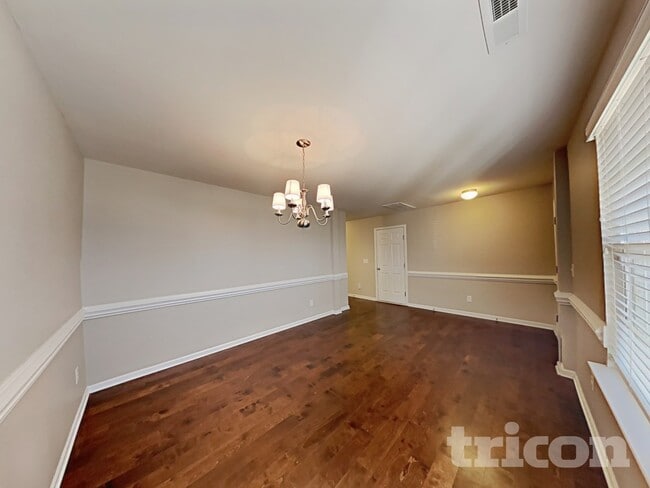 Photo - 337 Crane Way