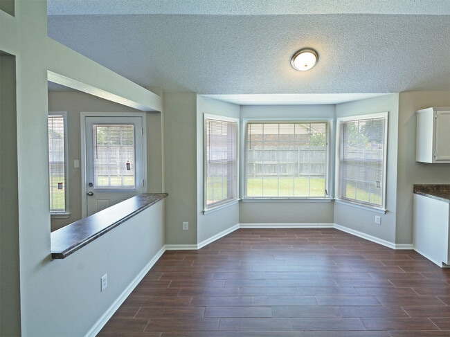 Photo - 3 BEDROOM, 2 BATH NEAR STATELINE RD AND ROSS RD