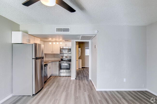 1BR, 1BA - 510SF