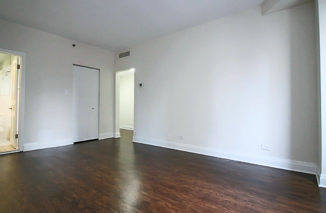 Photo - 238 E Chestnut St