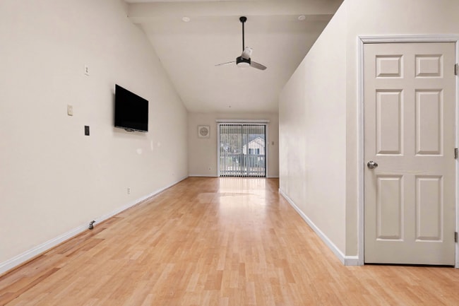 Photo - 205 Spring St Unit 2