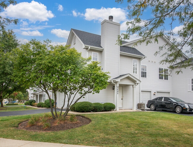 Building Photo - 2492 Dickens Dr Unit 2492
