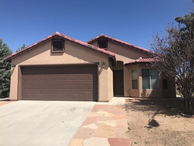 Building Photo - 3 BDR 2 Bath in Chaparral Village neighborhood.