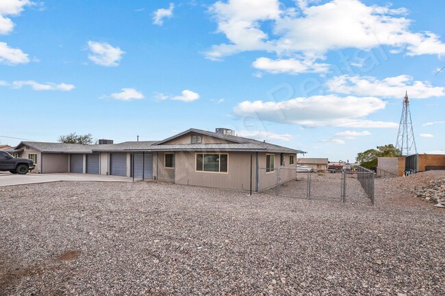703 Desert Glen Dr