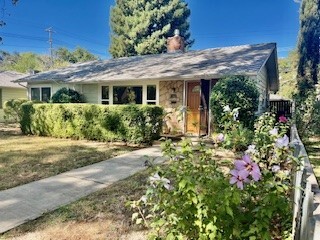 1950's Charmer - 678 Eastwood Ave House